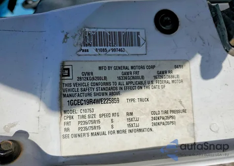 1998 Chevrolet Gmt-400 C1500 z USA, uszkodzony, nr VIN 1GCEC19R4WE225859